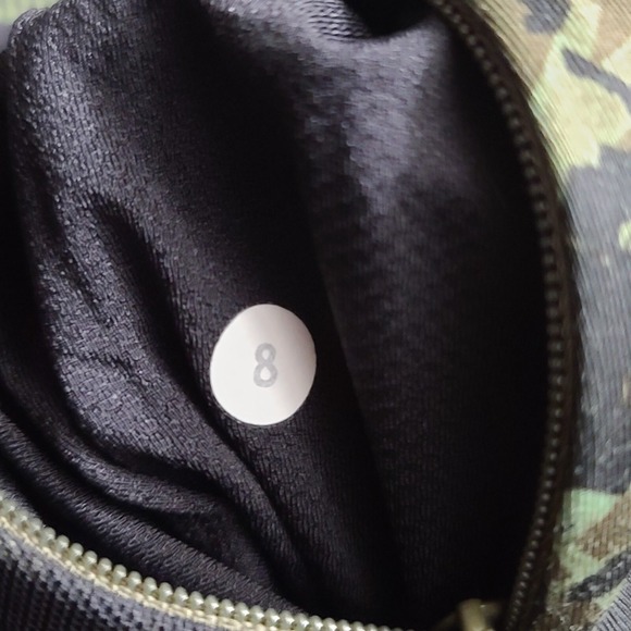 Lululemon‎ Stop at Nothing Crop leggings Size 8 Fleur Olive Fatigue Green Black - Picture 10 of 10